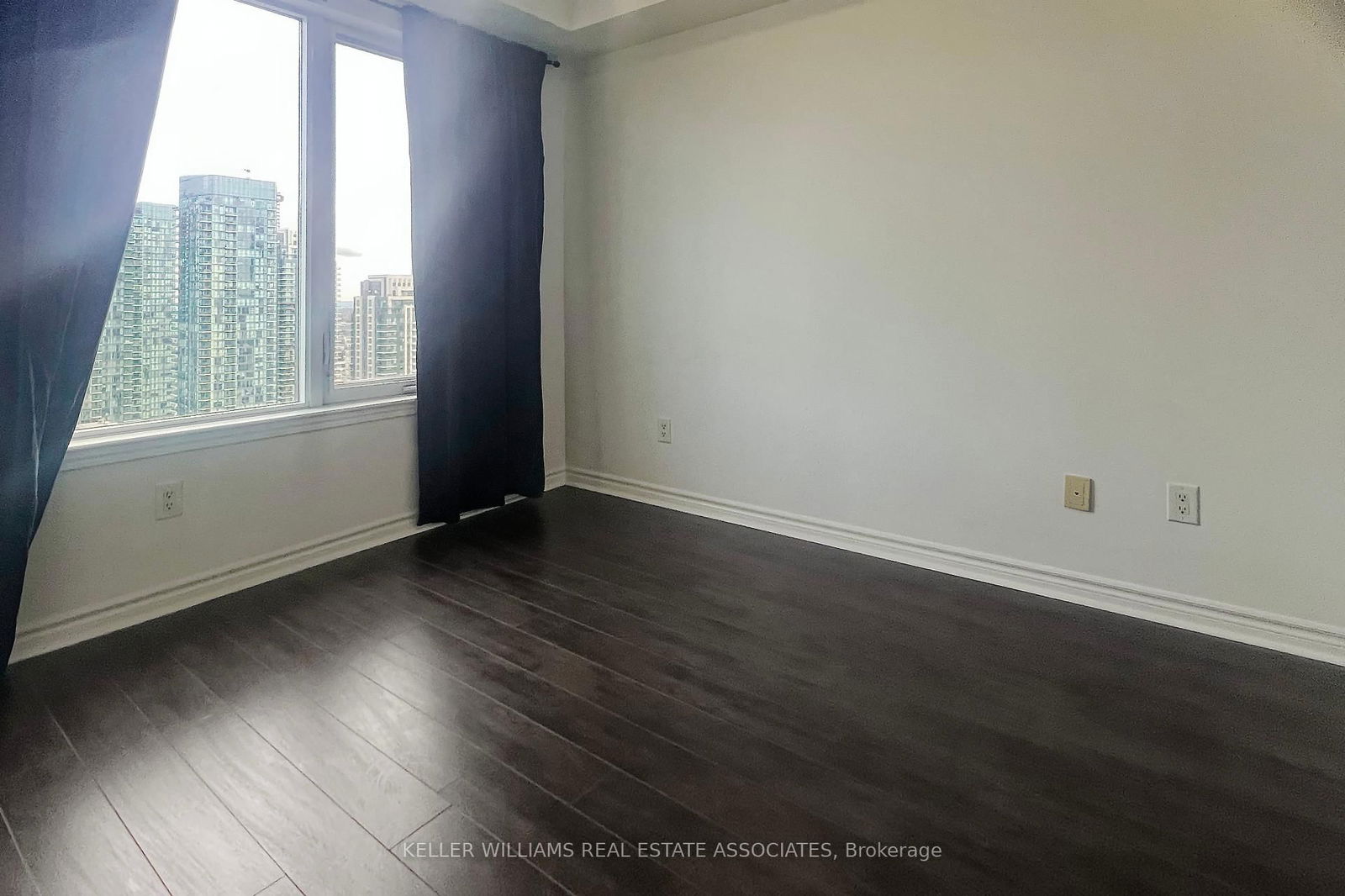 385 Prince Of Wales Dr, unit 2407 for rent