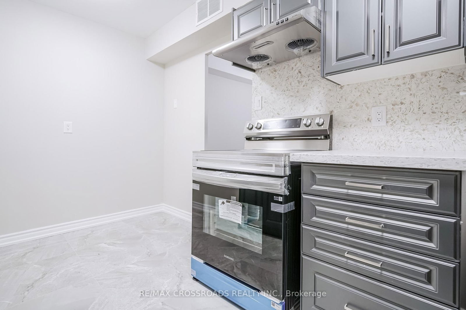 2825 Islington Ave, unit 205 for rent