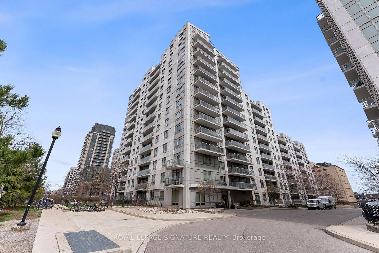 816 Lansdowne Ave, unit 115 for sale