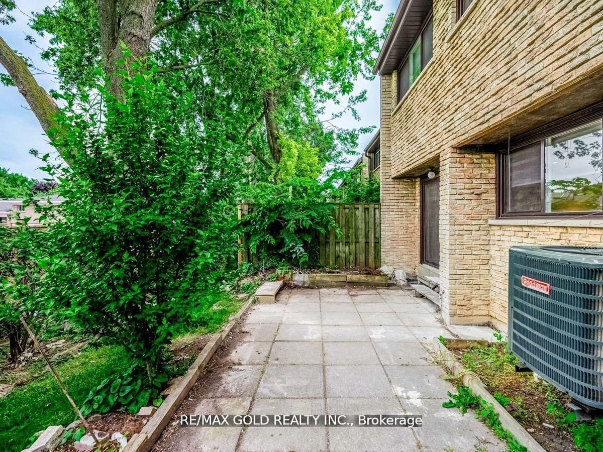 2605 Woodchester Drive Townhomes, Mississauga, Toronto