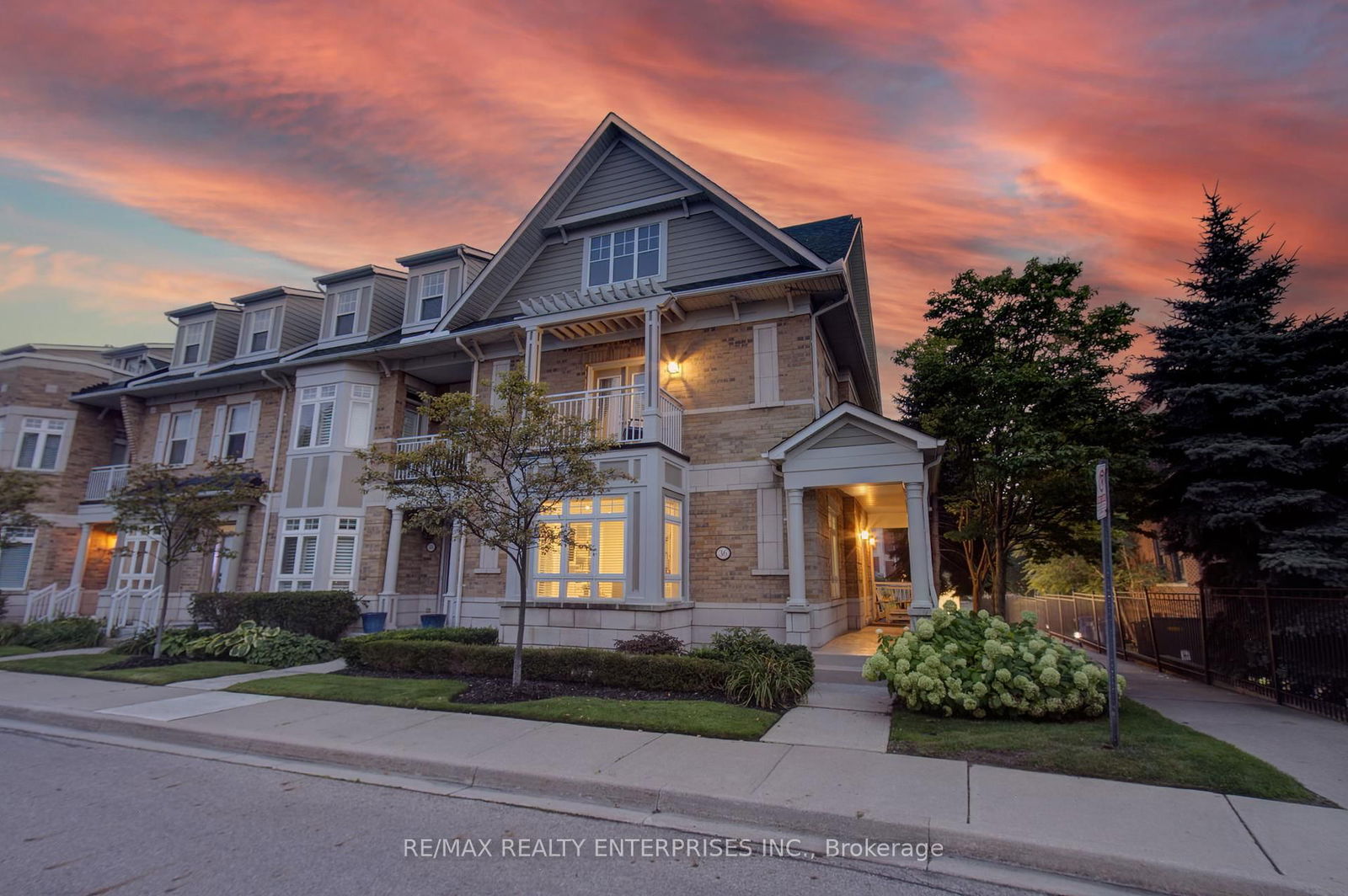 Port Credit Townhomes, Mississauga, Toronto