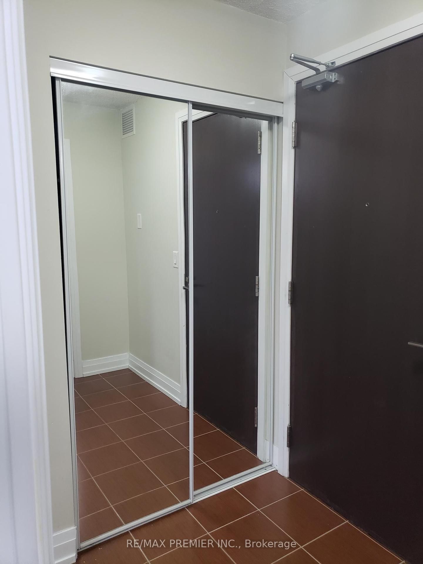 1060 SHEPPARD Ave W, unit 605 for rent