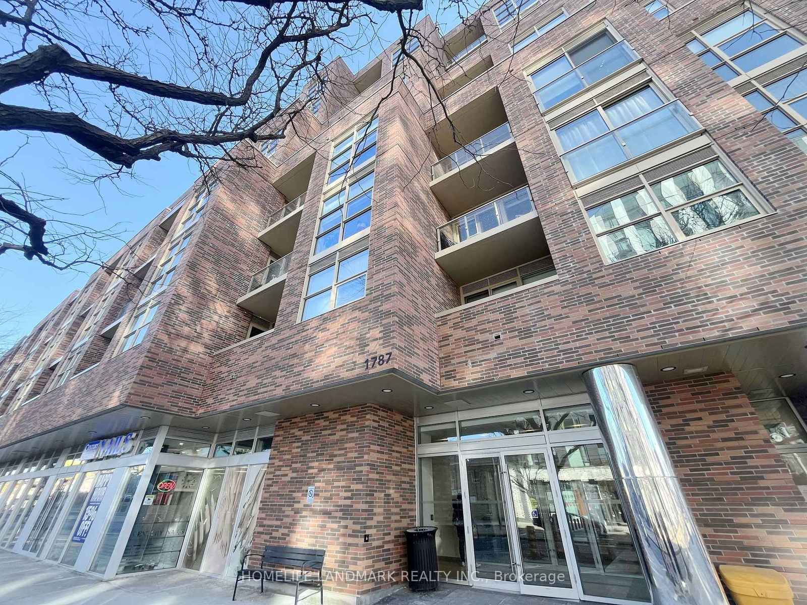 1787 St Clair Ave W, unit 814 for sale