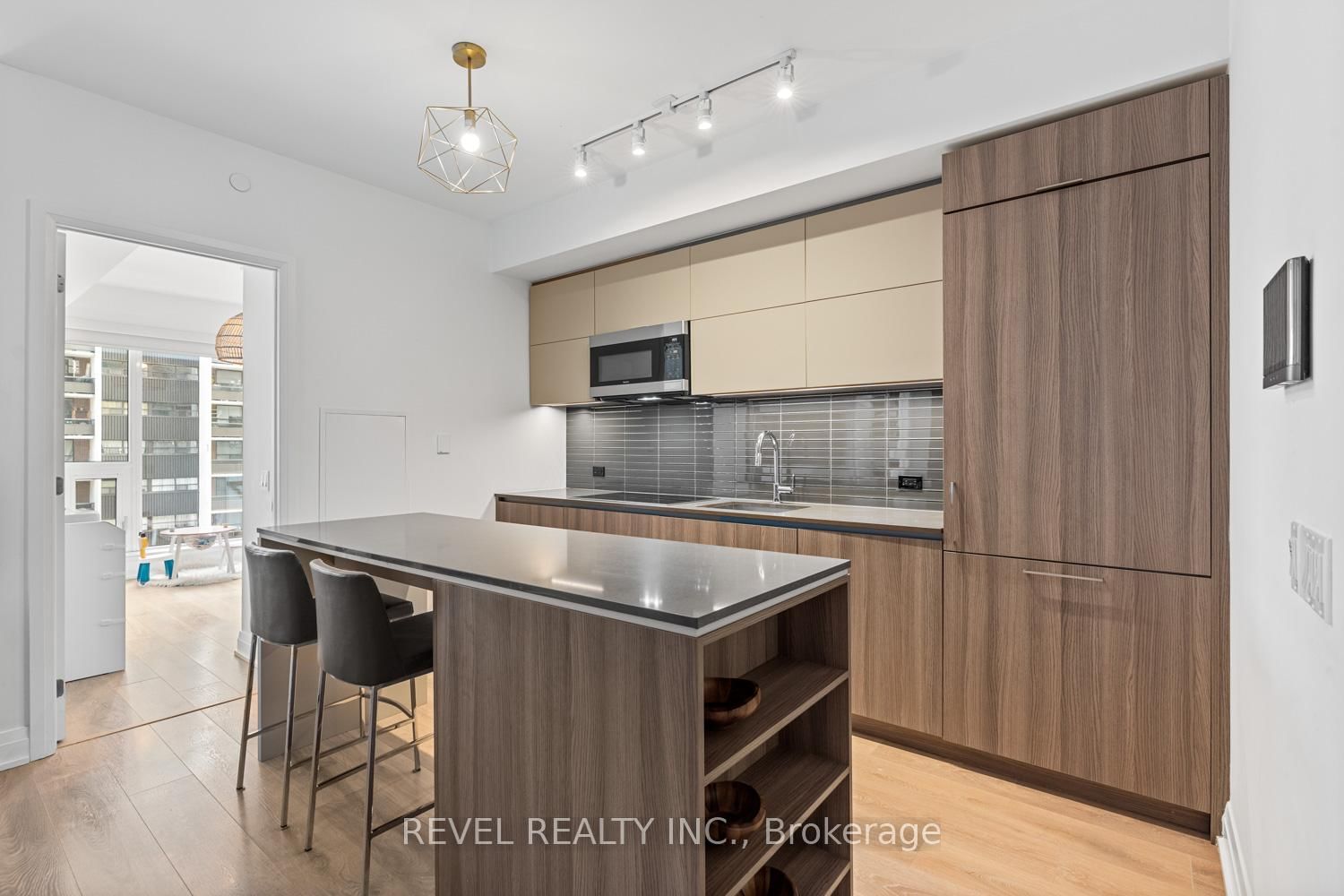 21 Park St E, unit 520 for sale