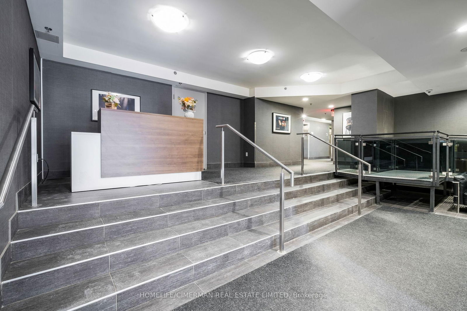 816 Lansdowne Ave, unit 316 for sale