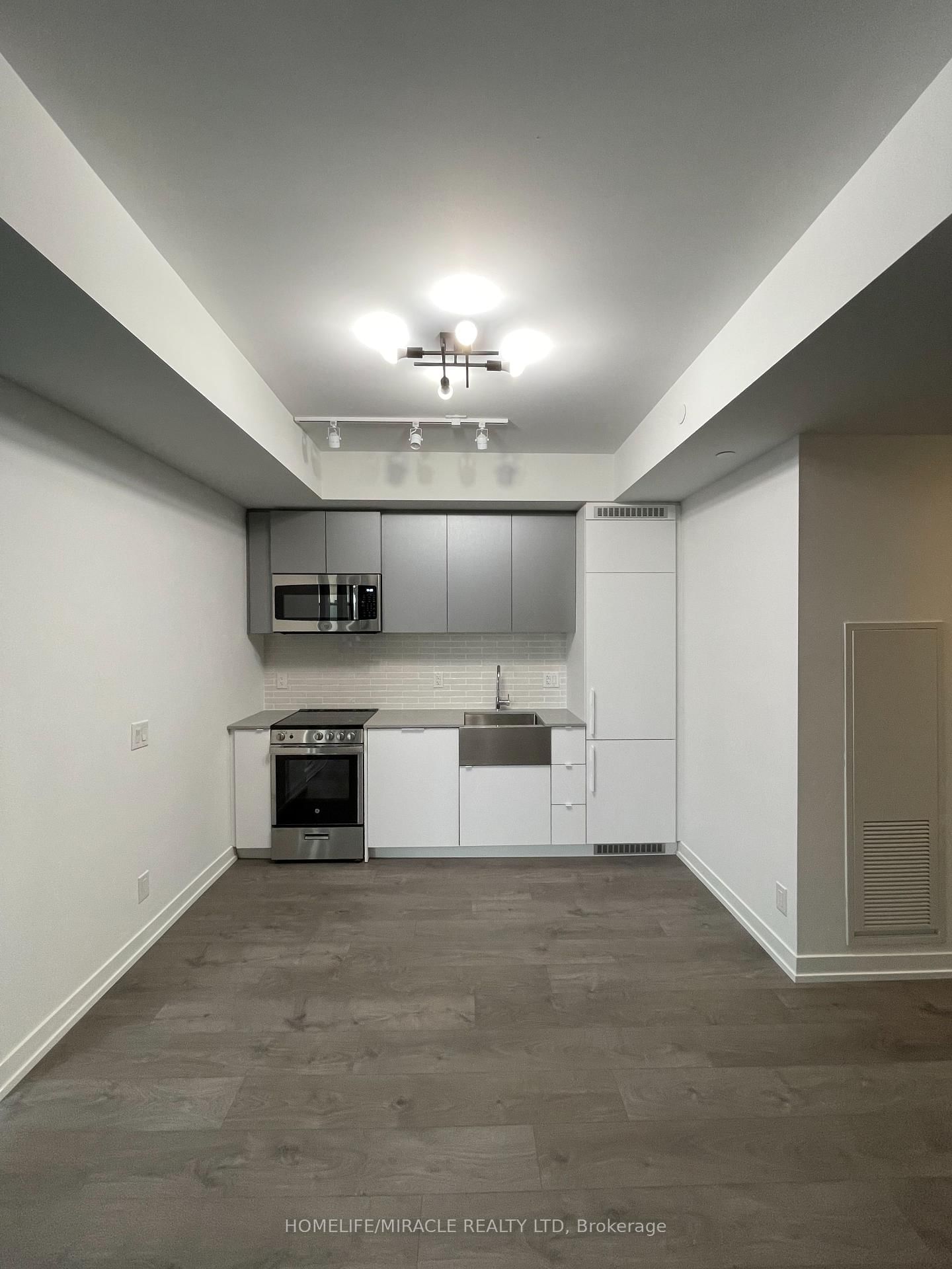 270 Dufferin St, unit 811 for sale