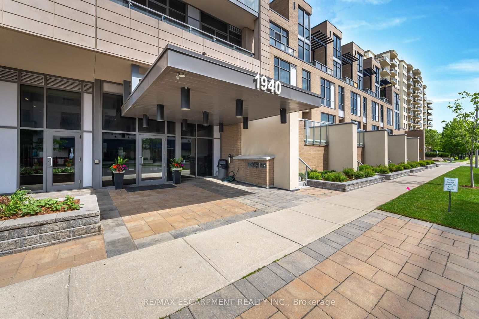 1940 Ironstone Dr, unit 406 for sale