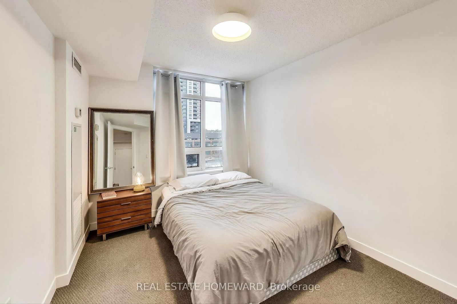 816 Lansdowne Ave, unit 406 for sale