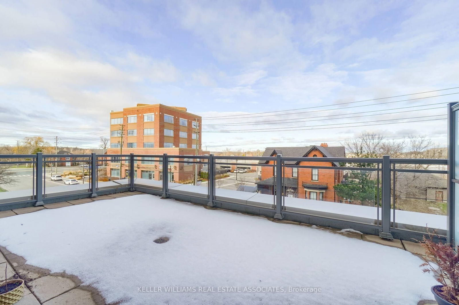 2486 Old Bronte Rd, unit 311 for sale