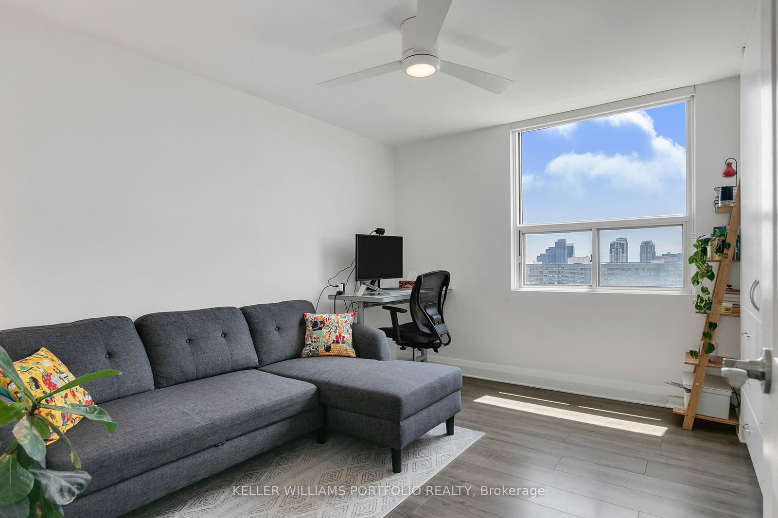 511 The West Mall, unit 1712 for sale