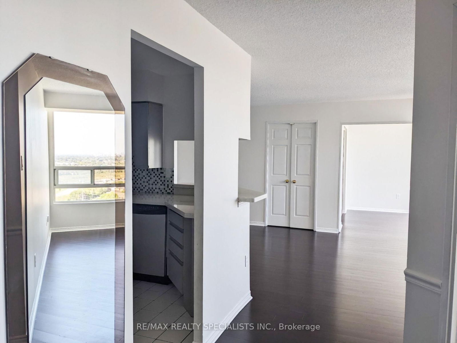 50 Kingsbridge Garden Circ, unit 1807 for sale