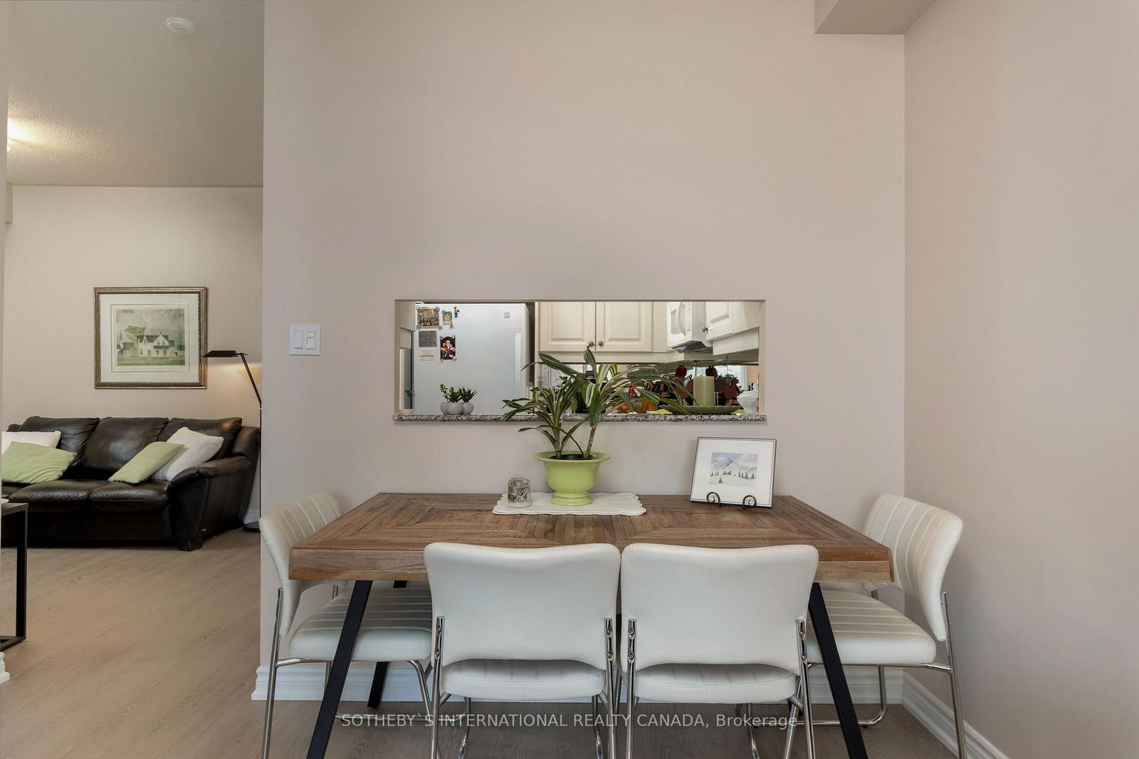 3085 Bloor St W, unit 207 for sale