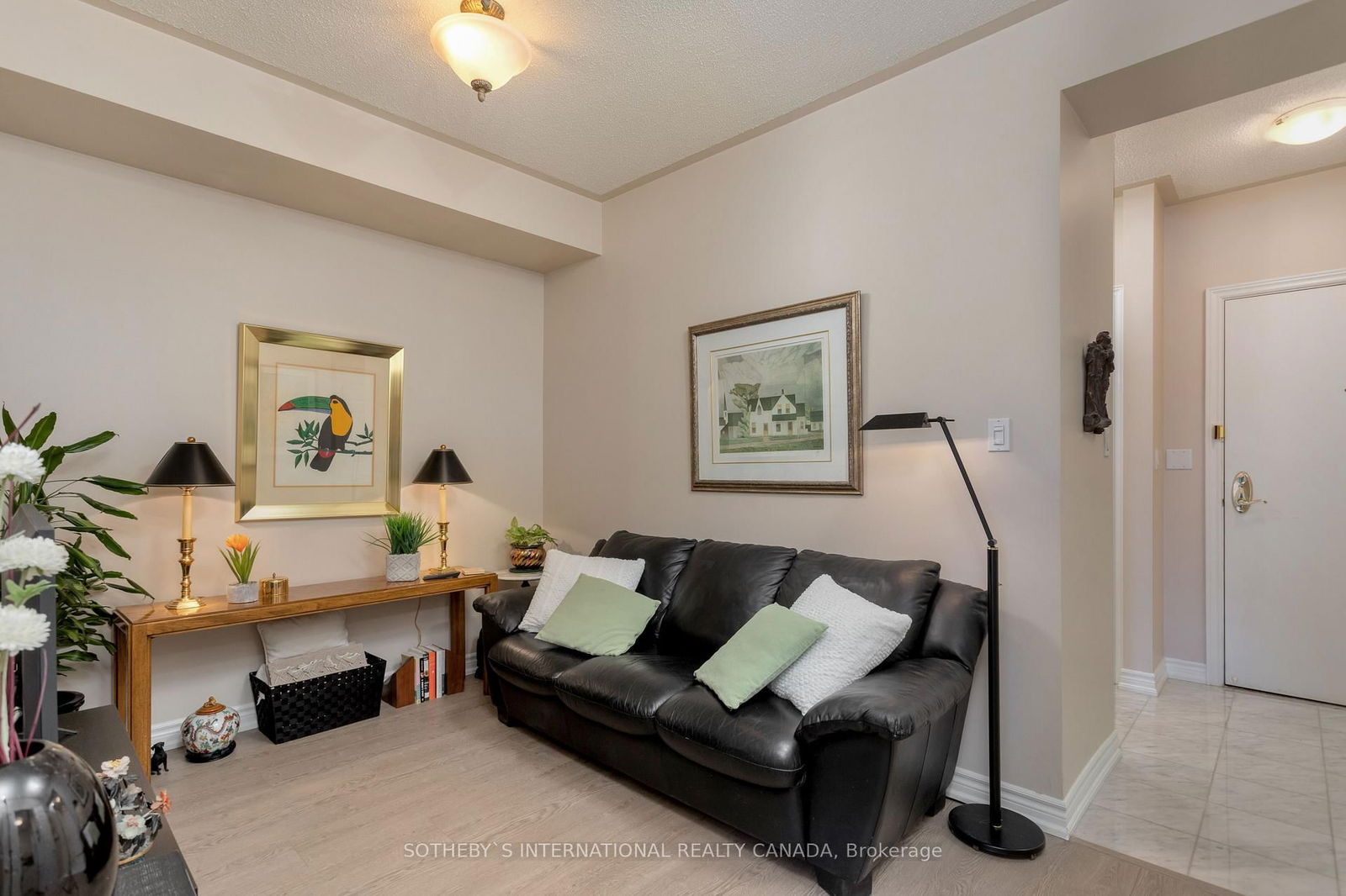 3085 Bloor St W, unit 207 for sale