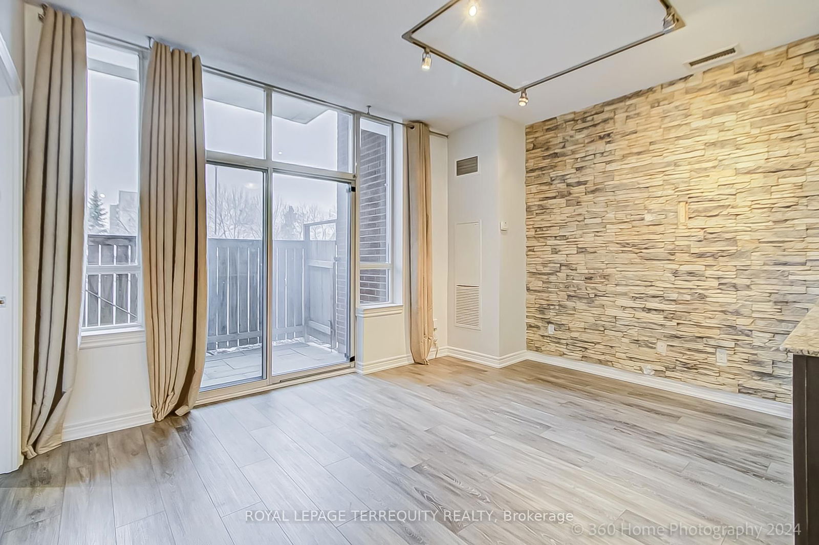 2772 Keele St, unit 101 for sale