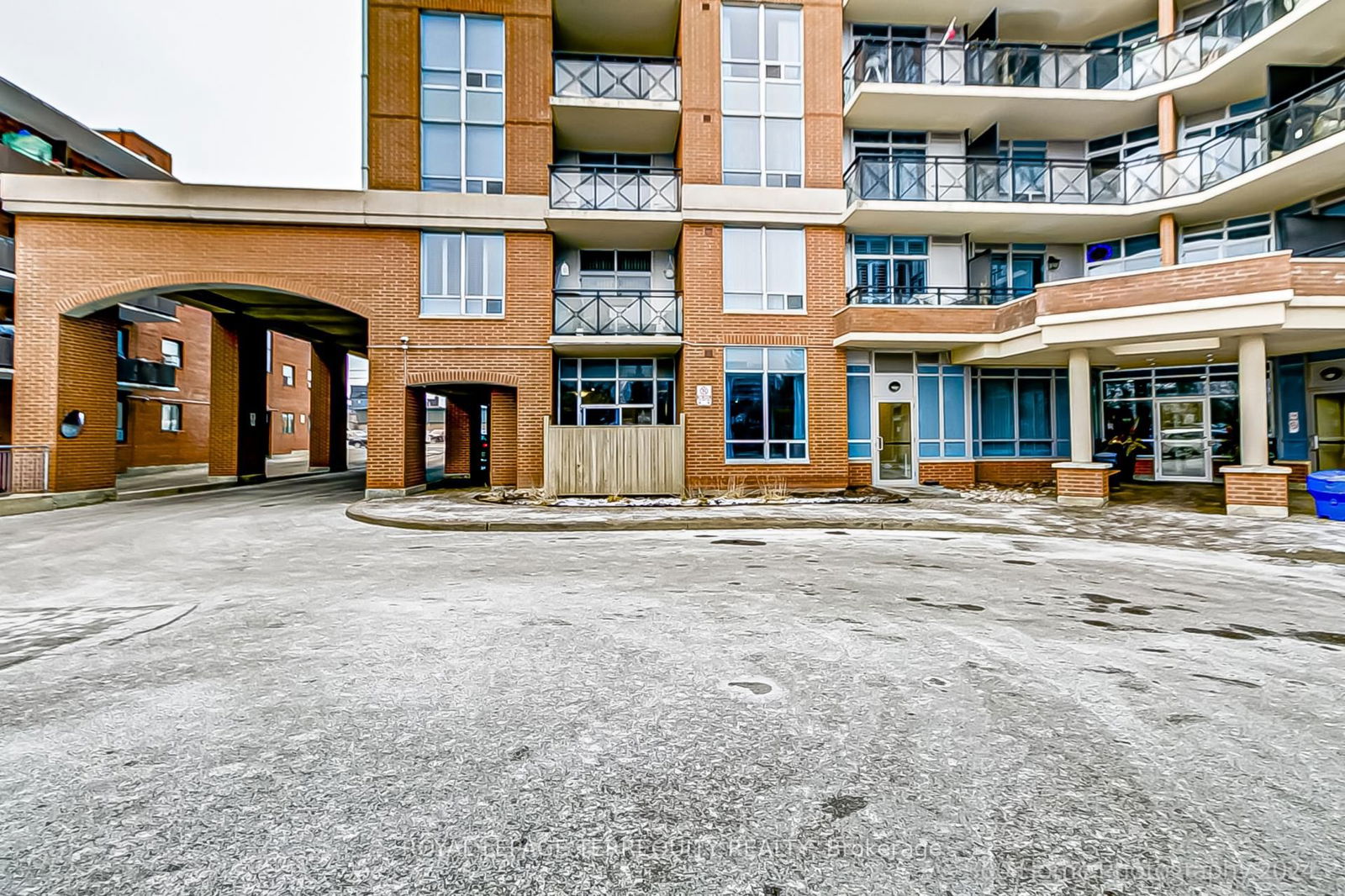 2772 Keele St, unit 101 for sale