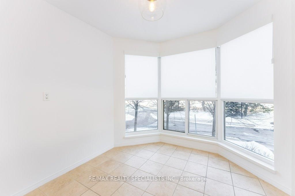 1700 The Collegeway, unit 208 for sale