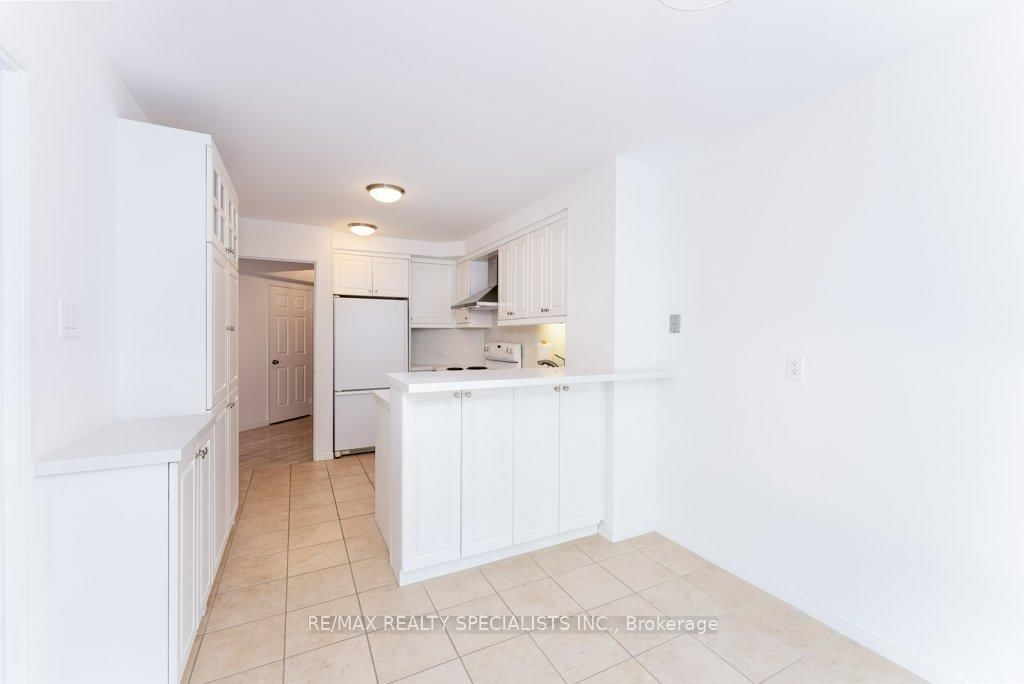 1700 The Collegeway, unit 208 for sale