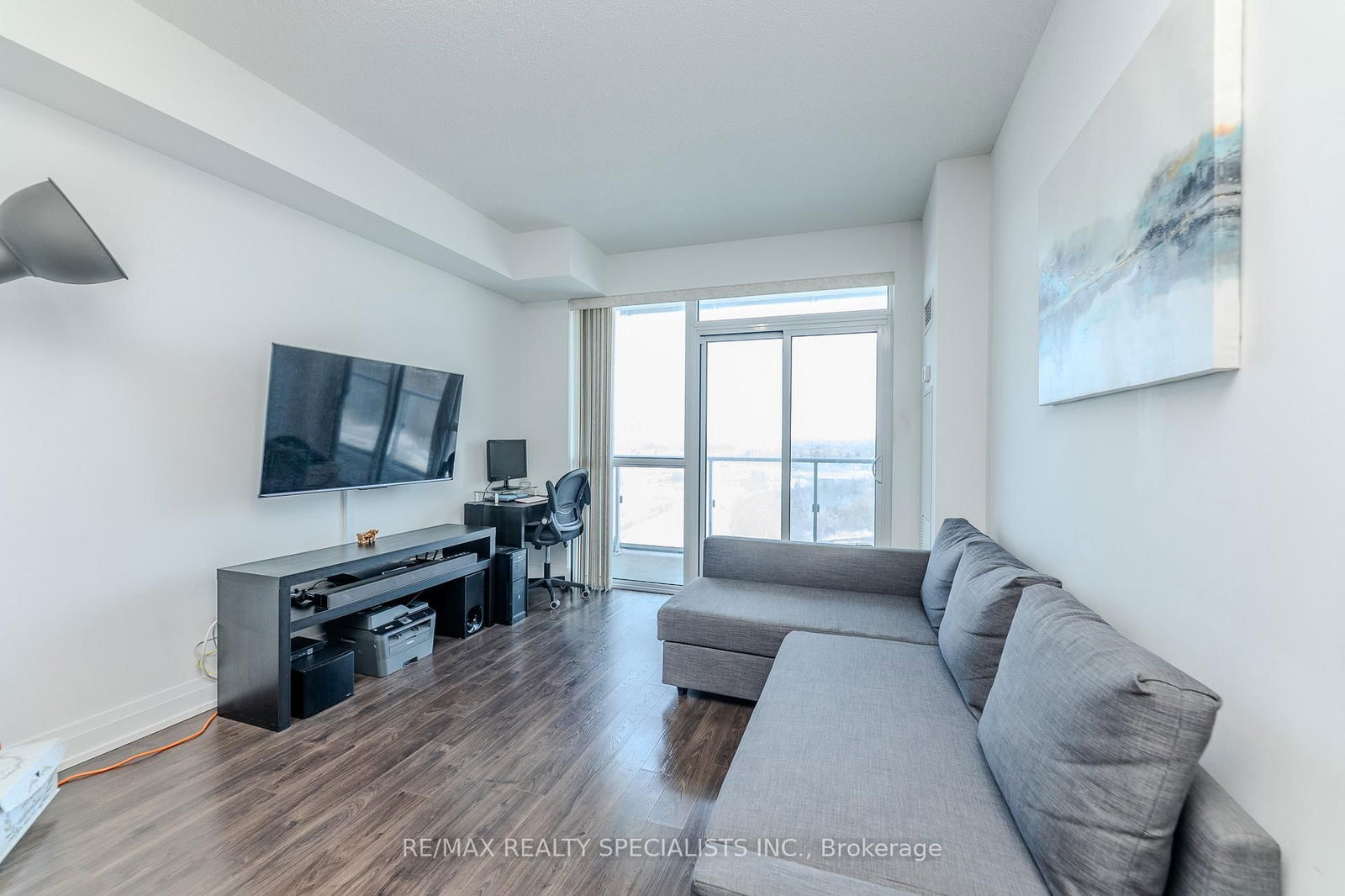 65 Speers Rd, unit 1602 for rent