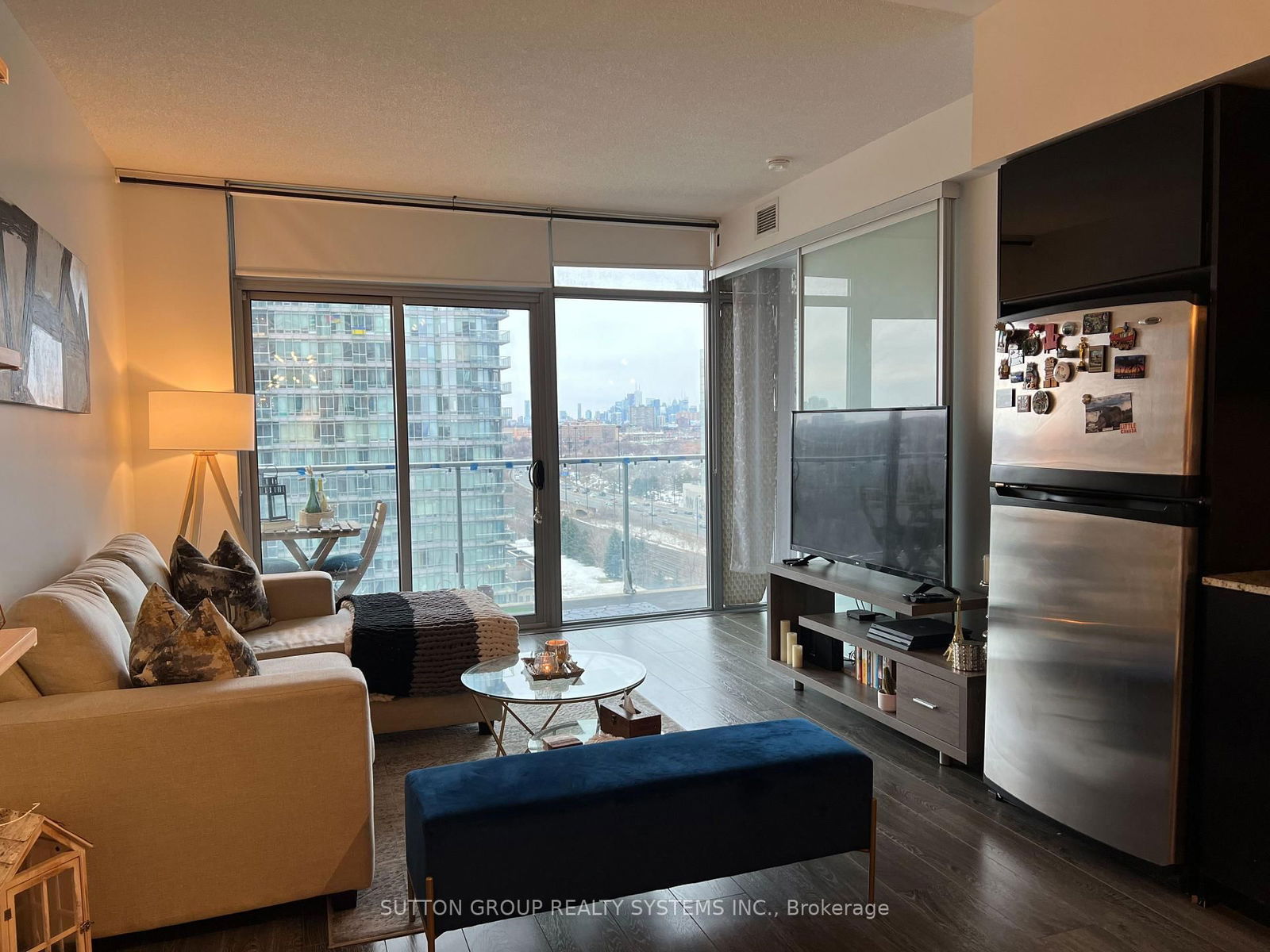 103 The Queensway, unit 1217 for rent