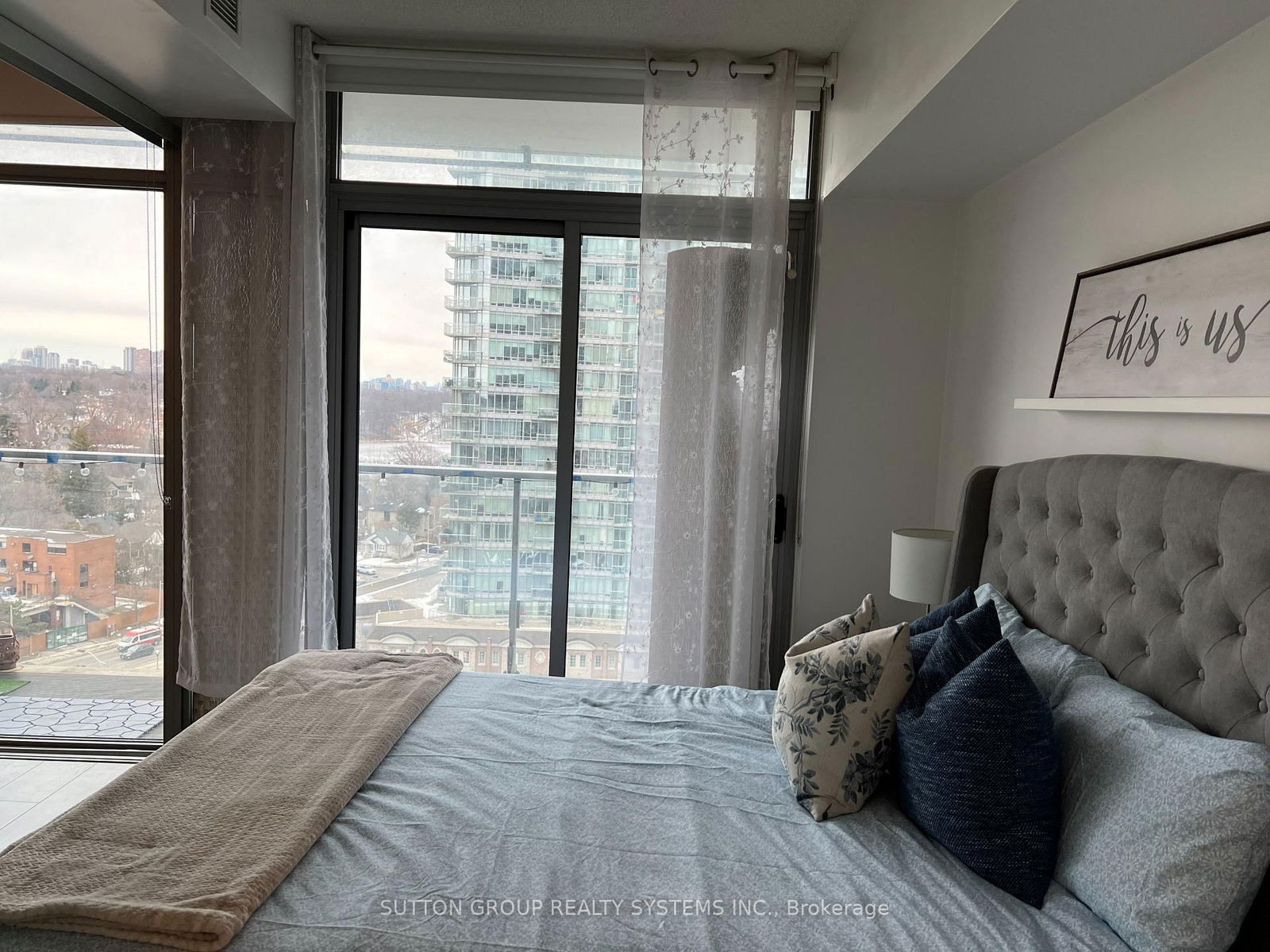 103 The Queensway, unit 1217 for rent