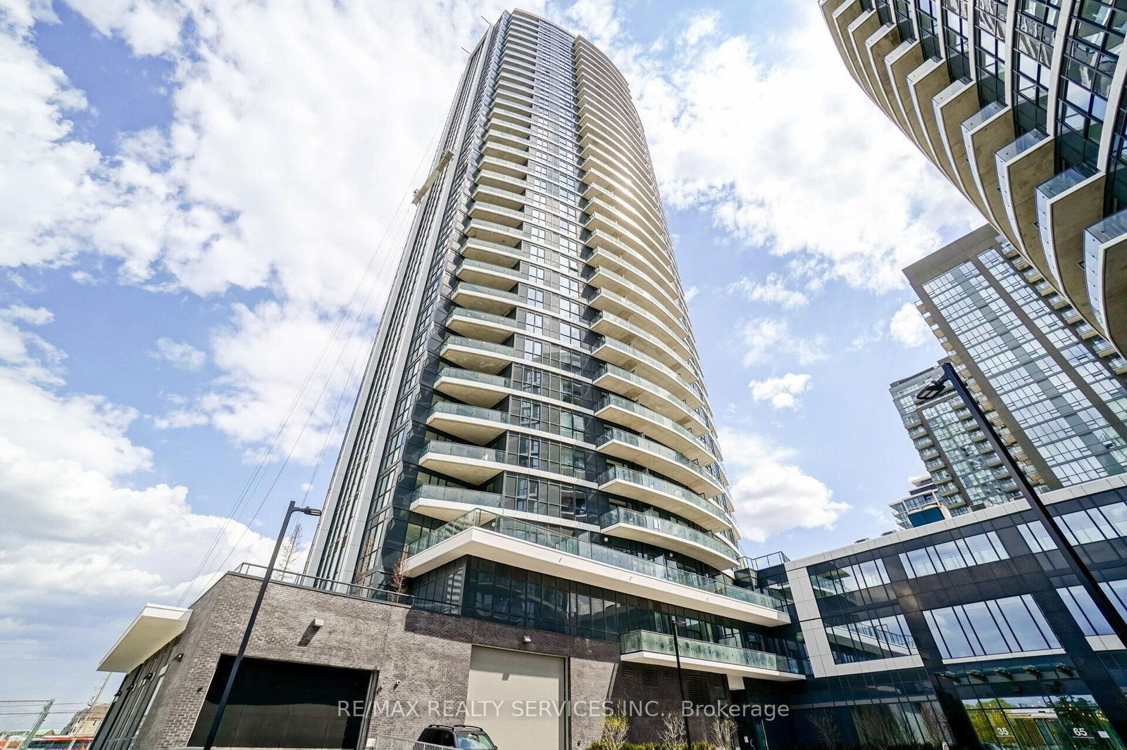 35 Watergarden Dr N, unit 2418 for rent