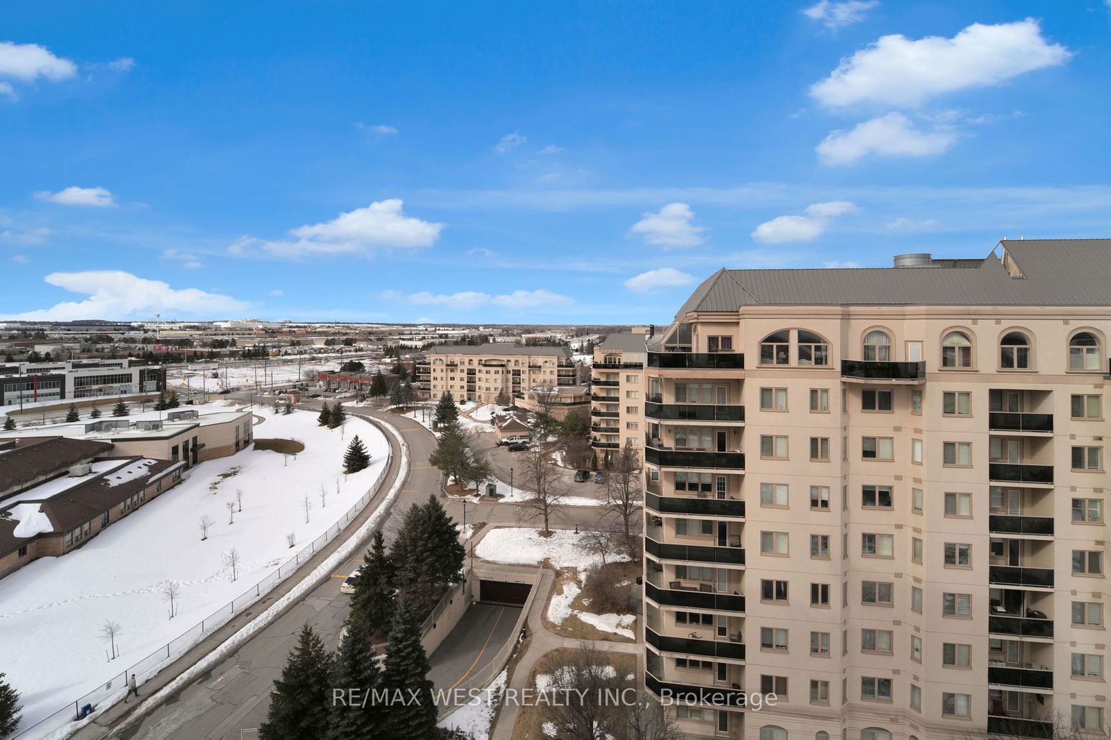 45 Yorkland Blvd, unit 903 for sale