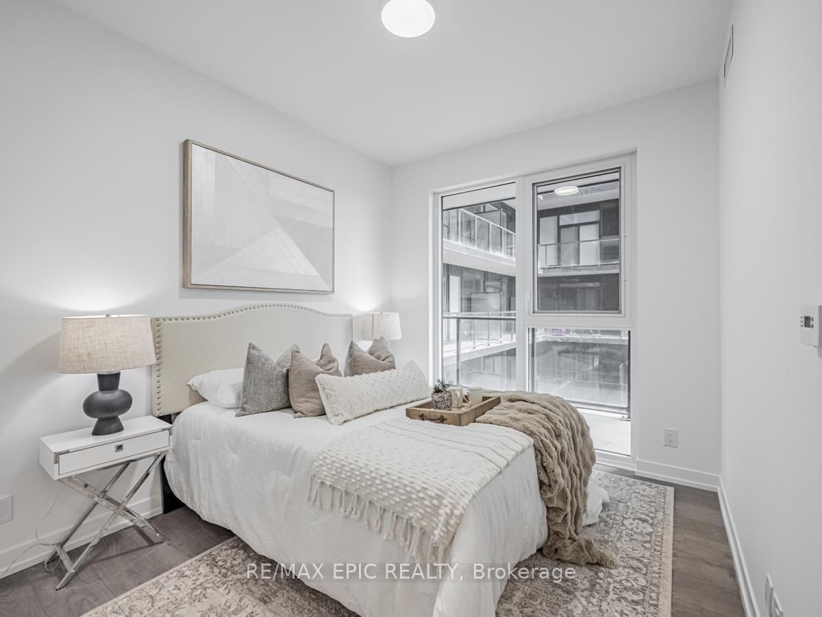 270 DUFFERIN St, unit 815 for rent