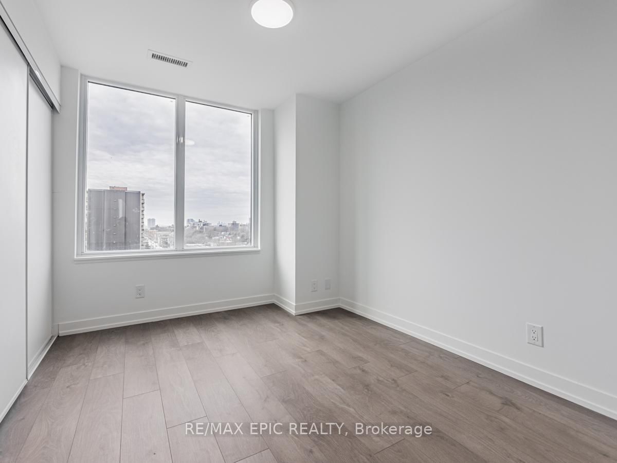 270 DUFFERIN St, unit 815 for rent