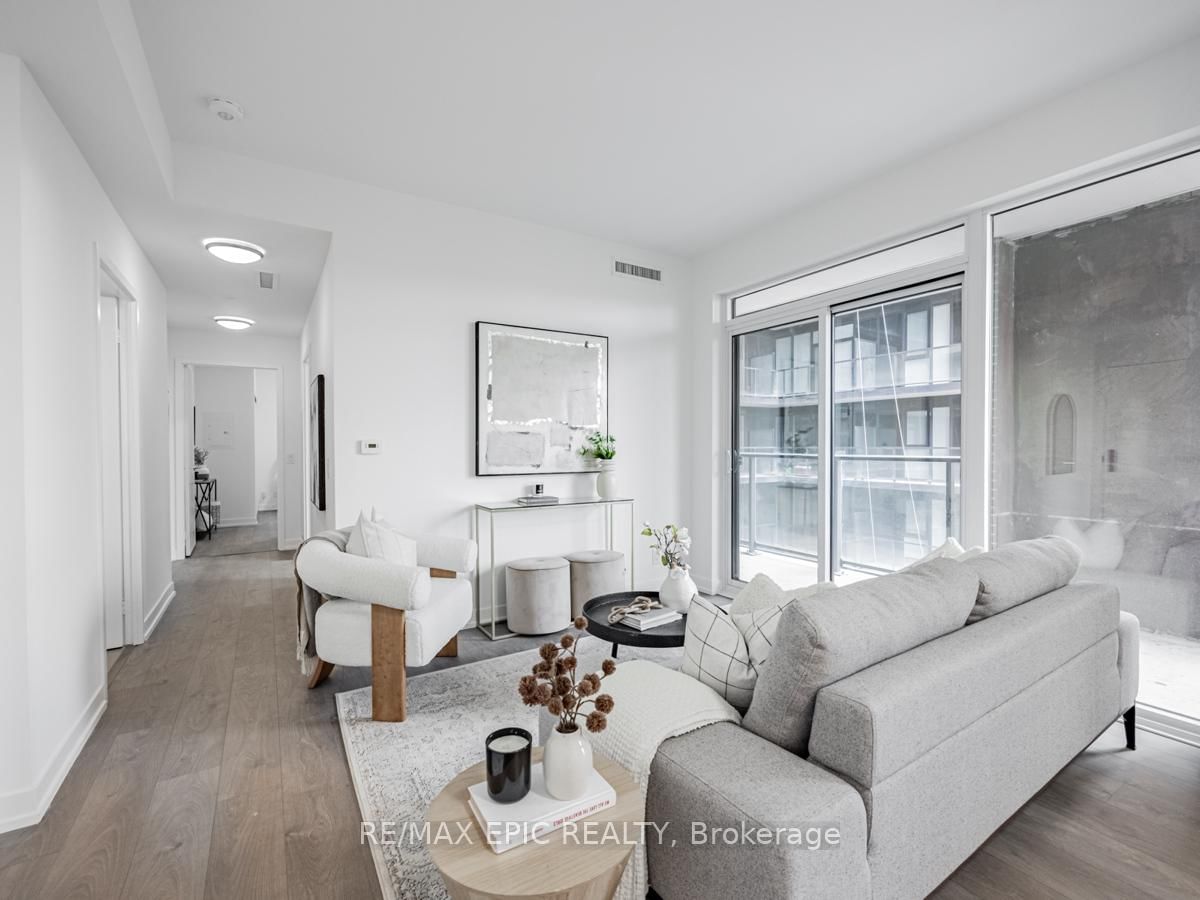 270 DUFFERIN St, unit 815 for rent