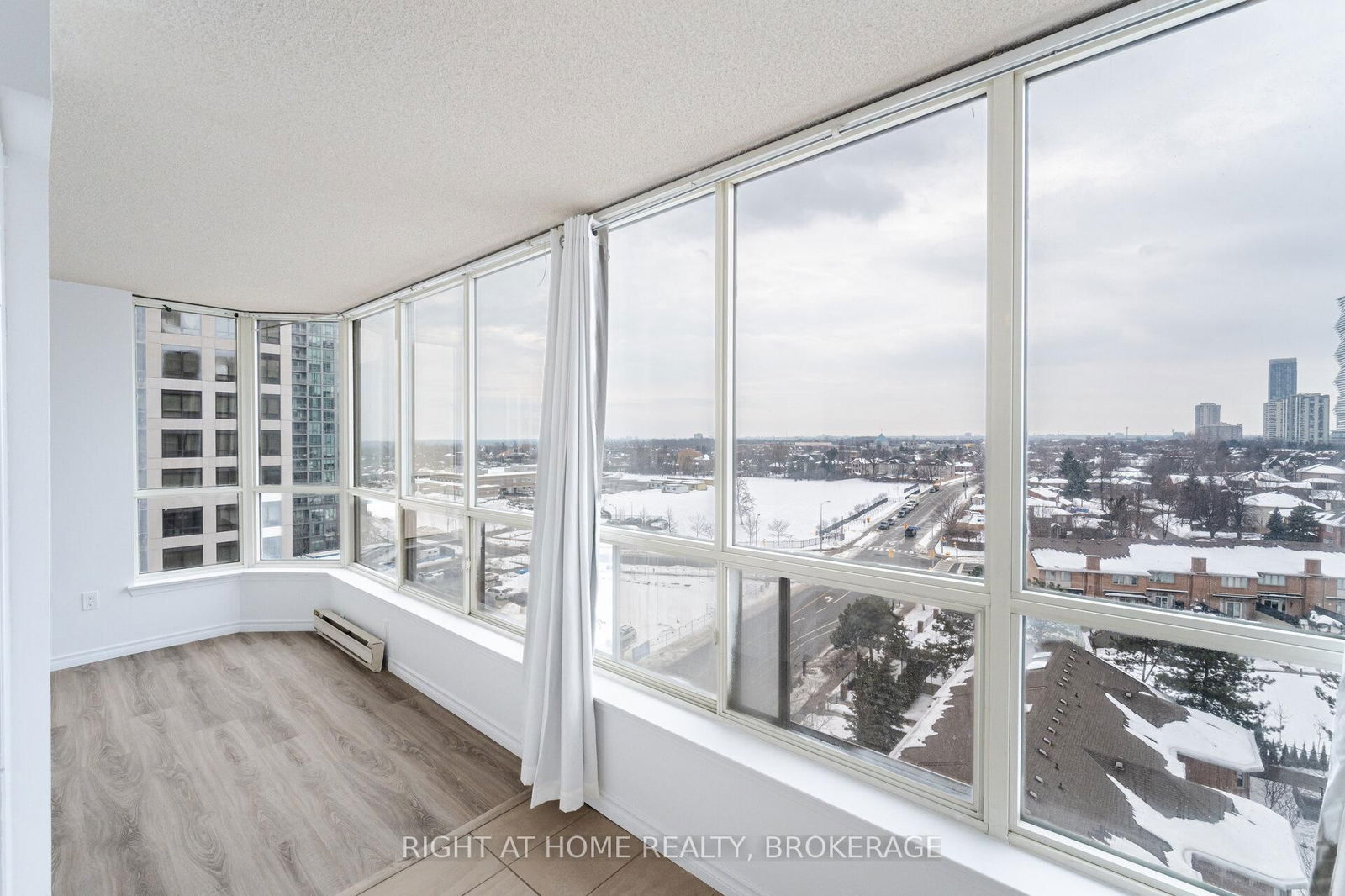 55 Elm Dr Elm Dr W, unit 1112 for sale