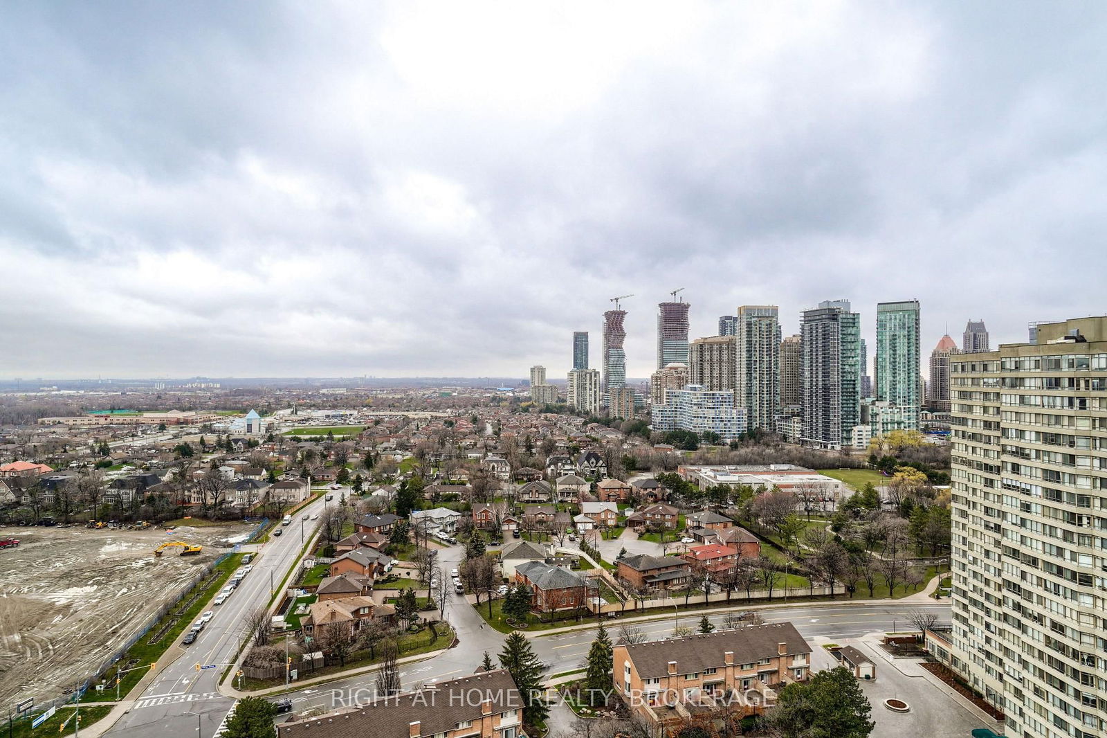 55 Elm Dr Elm Dr W, unit 1112 for sale