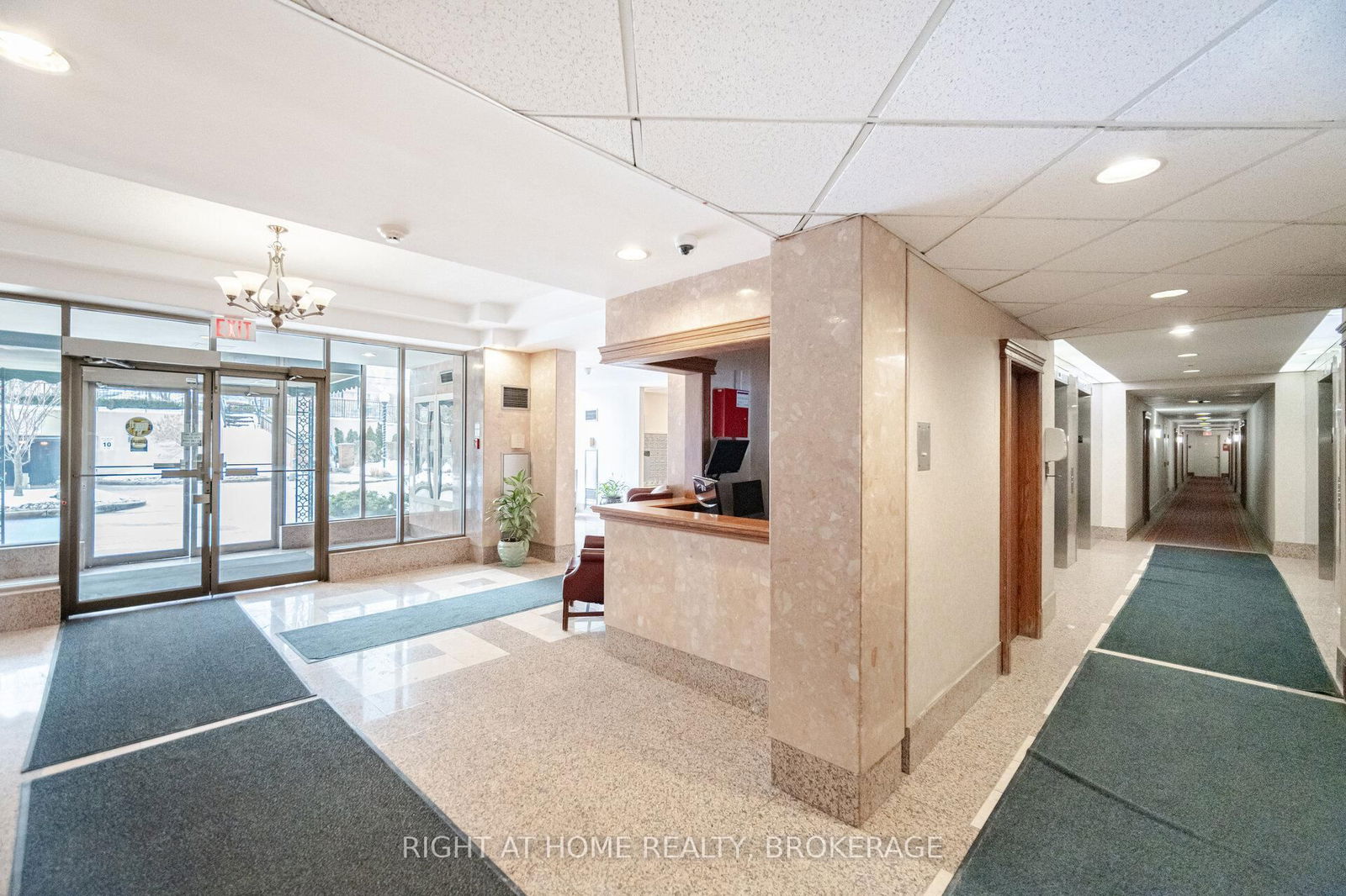 55 Elm Dr Elm Dr W, unit 1112 for sale