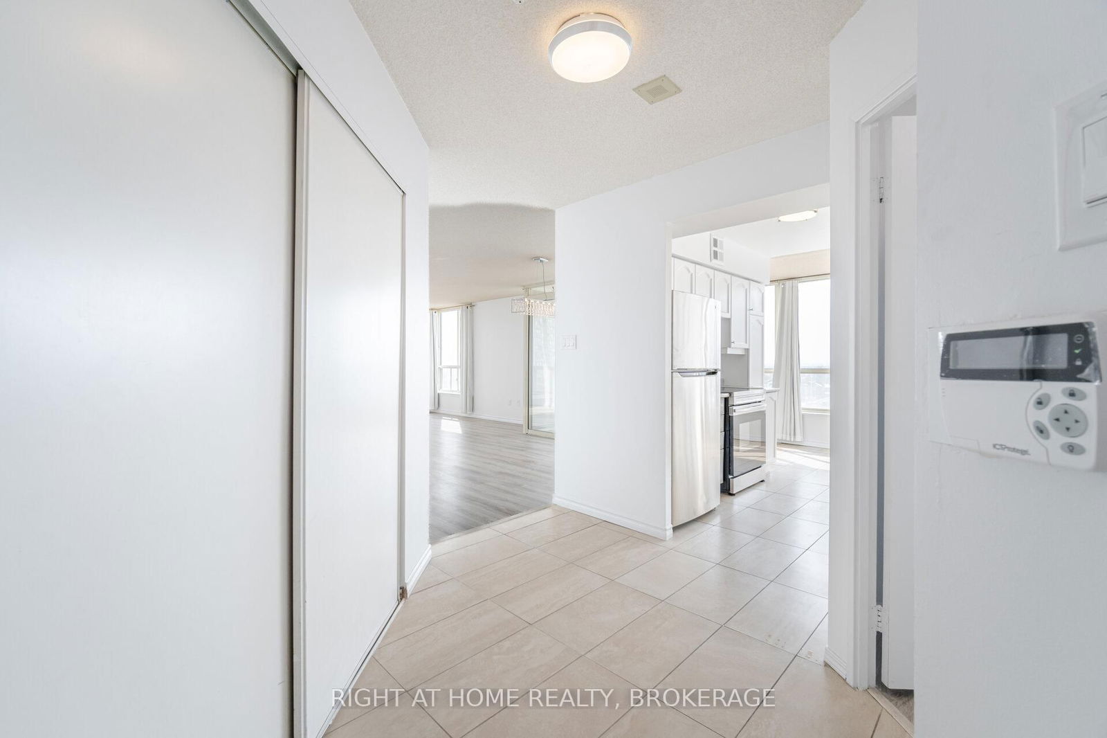 55 Elm Dr Elm Dr W, unit 1112 for sale