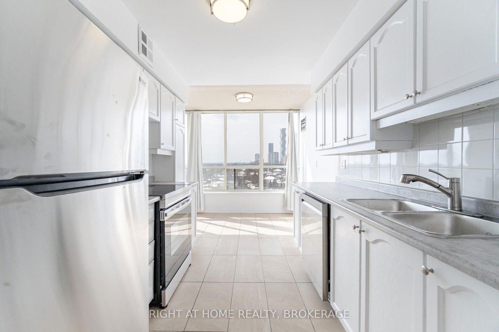 55 Elm Dr Elm Dr W, unit 1112 for sale