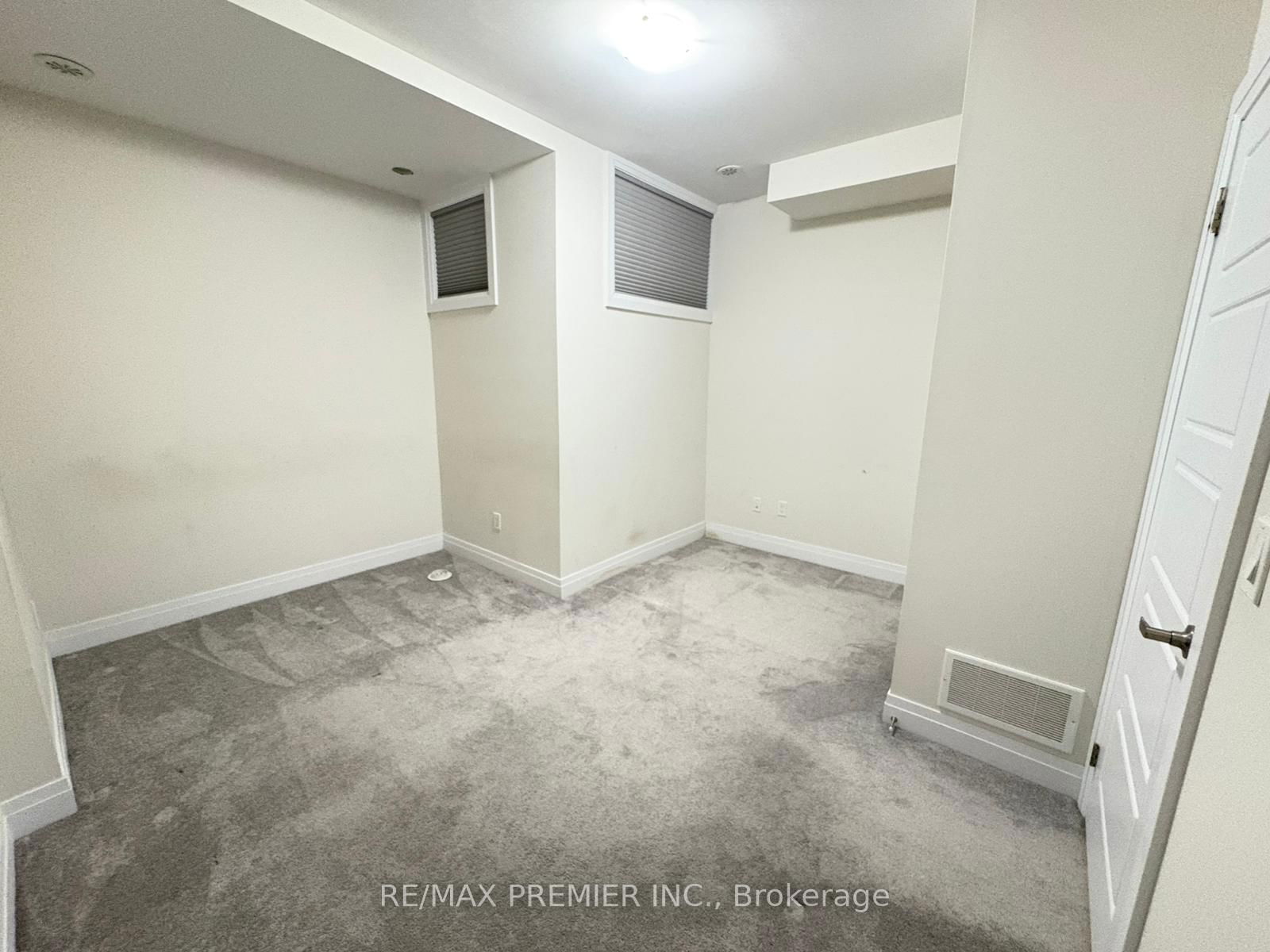 719 Lawrence Ave, unit 55 for rent