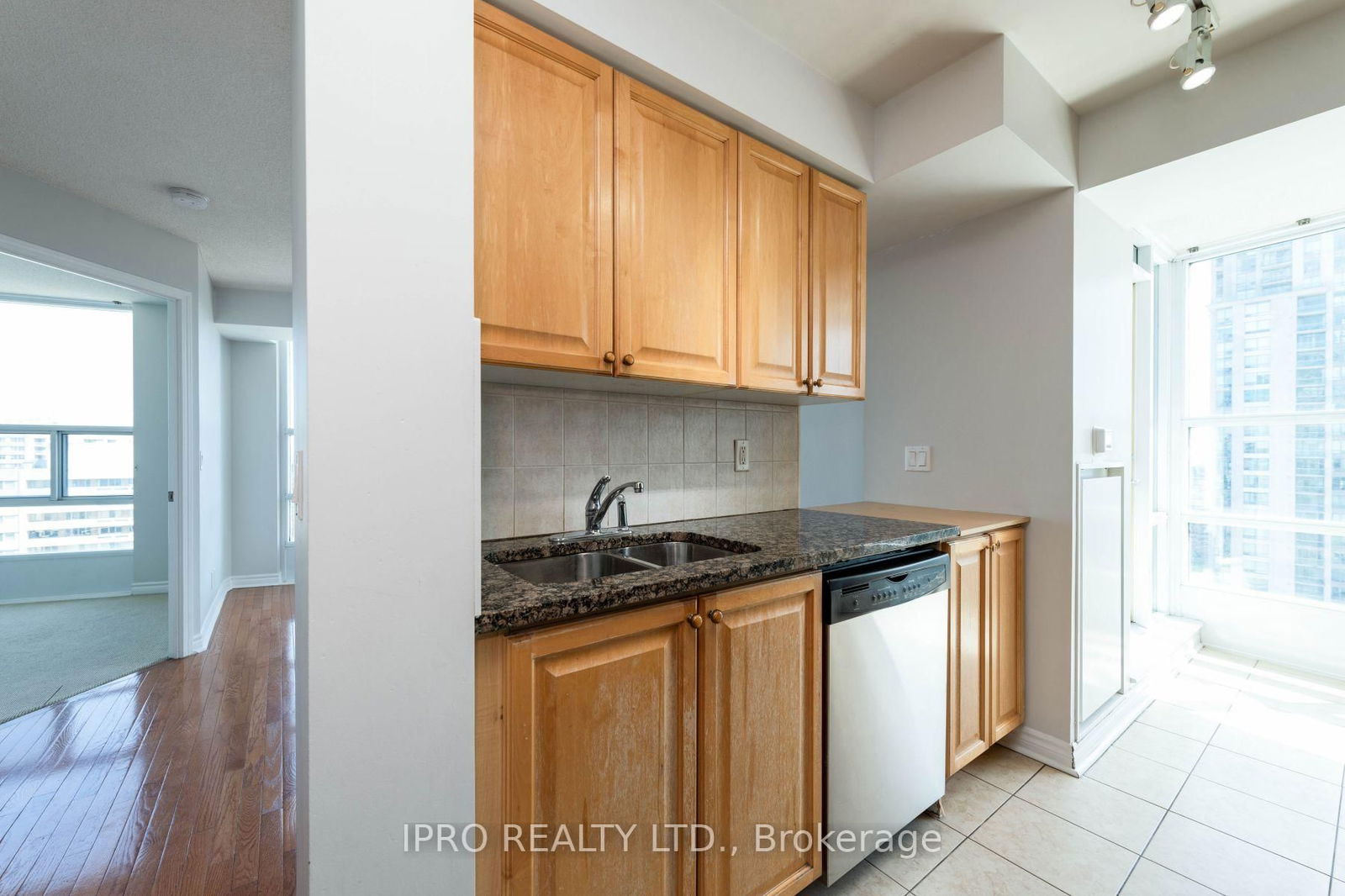 33 Elm Dr, unit 2112 for rent