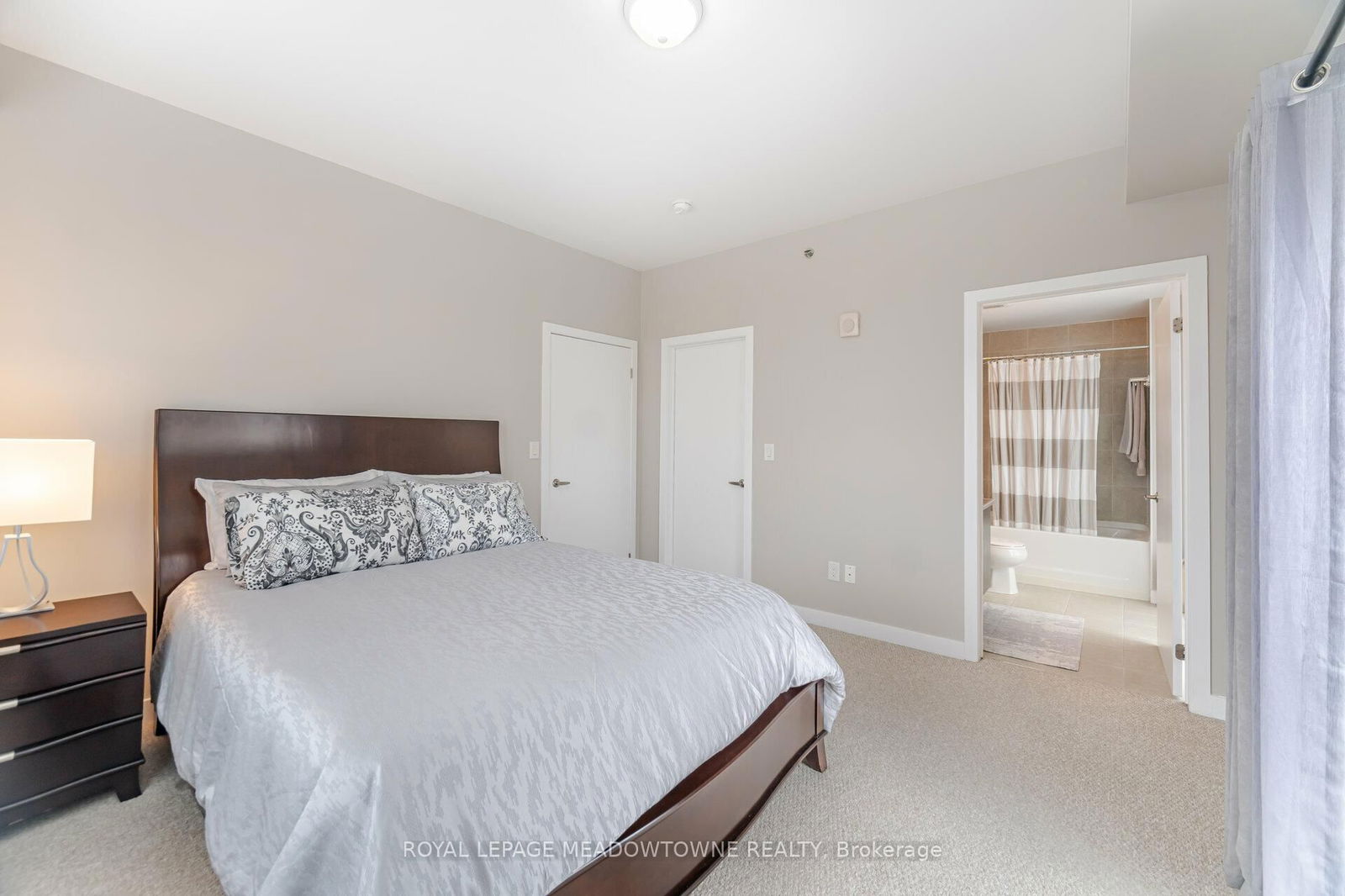 2490 Old Bronte Rd E, unit 406 for sale