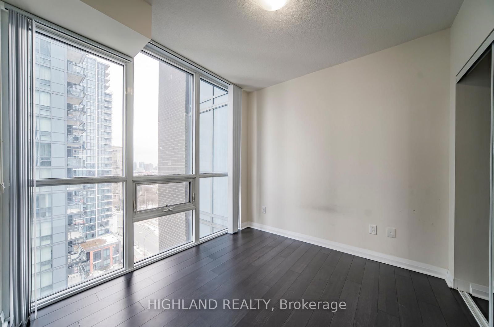 5033 Four Springs Ave, unit 1319 for sale