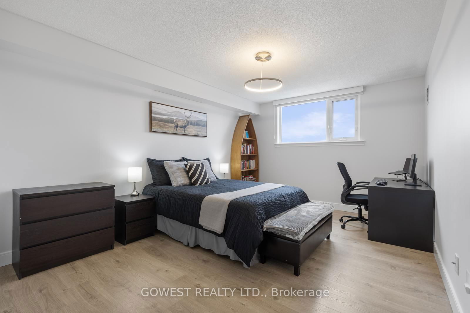 240 Scarlett Rd, unit 1806 for sale