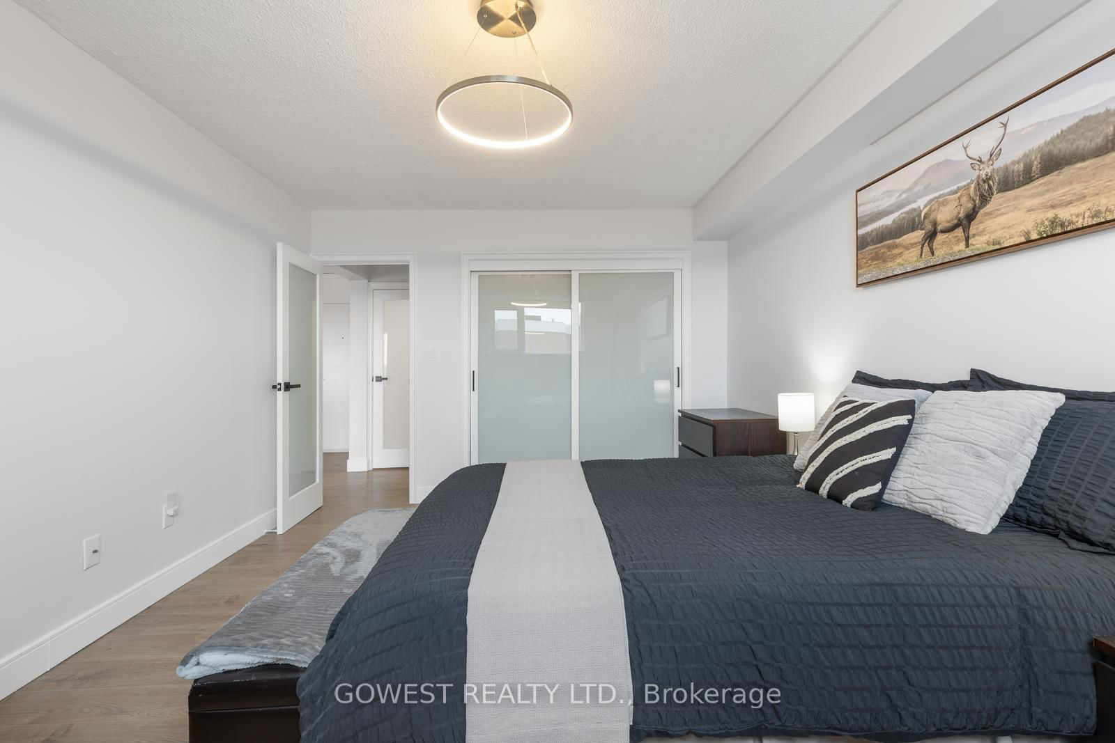 240 Scarlett Rd, unit 1806 for sale