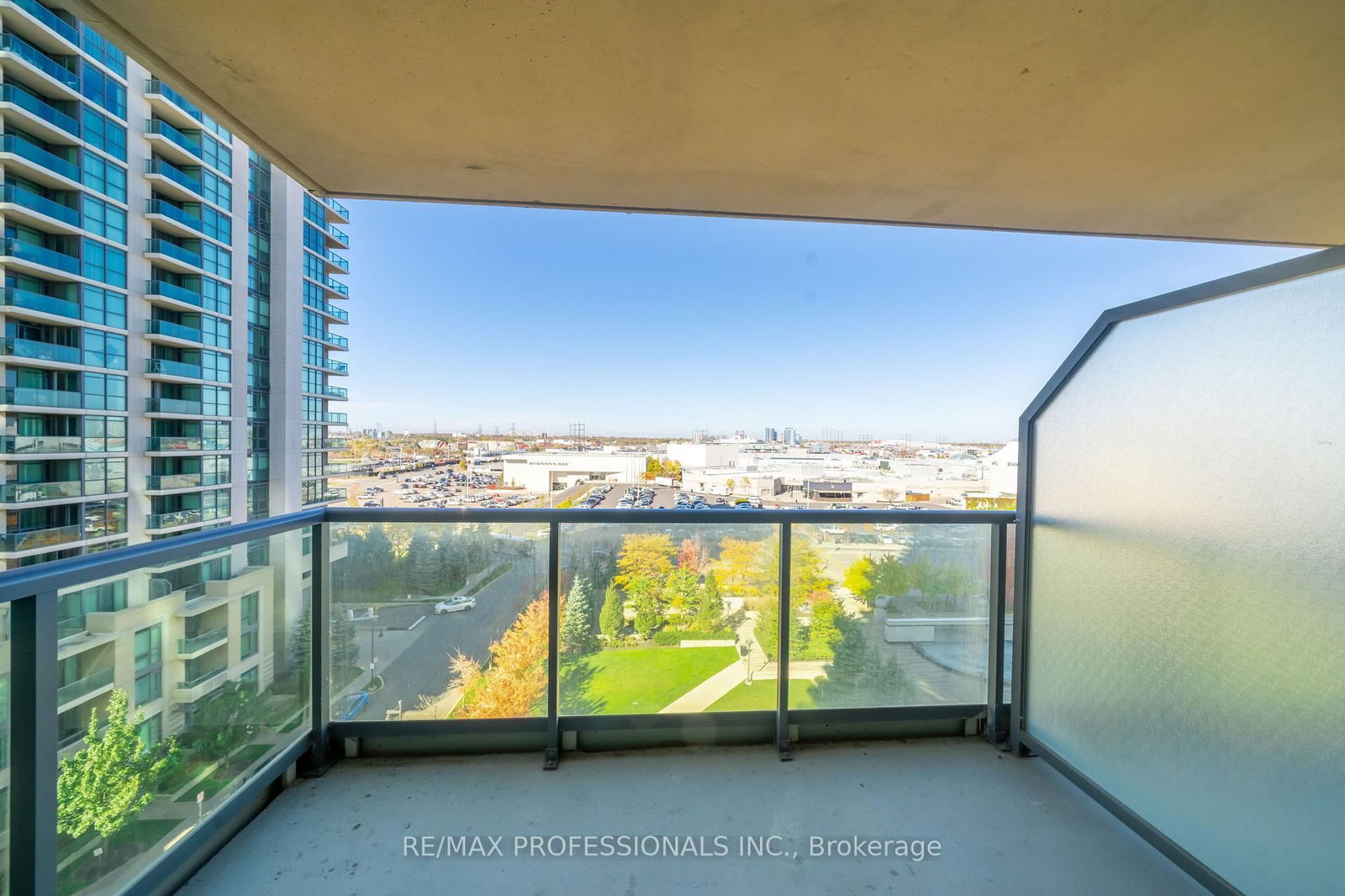 225 Sherway Gdns, unit 803 for rent