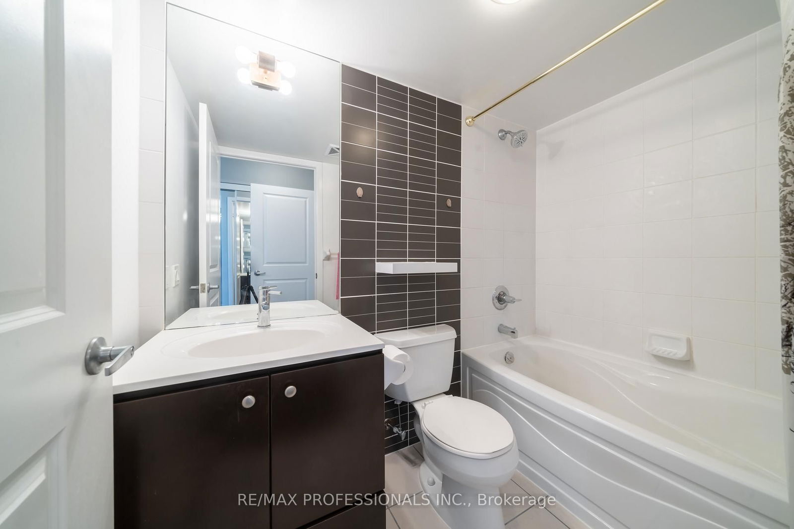 225 Sherway Gdns, unit 803 for rent