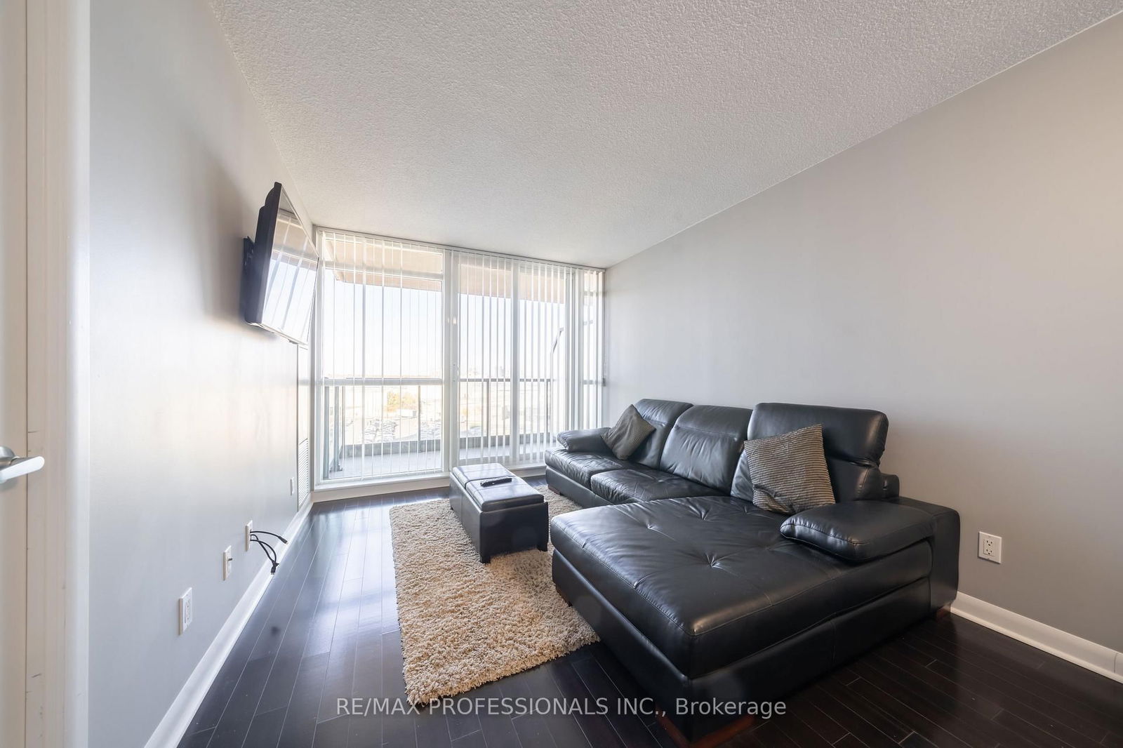 225 Sherway Gdns, unit 803 for rent