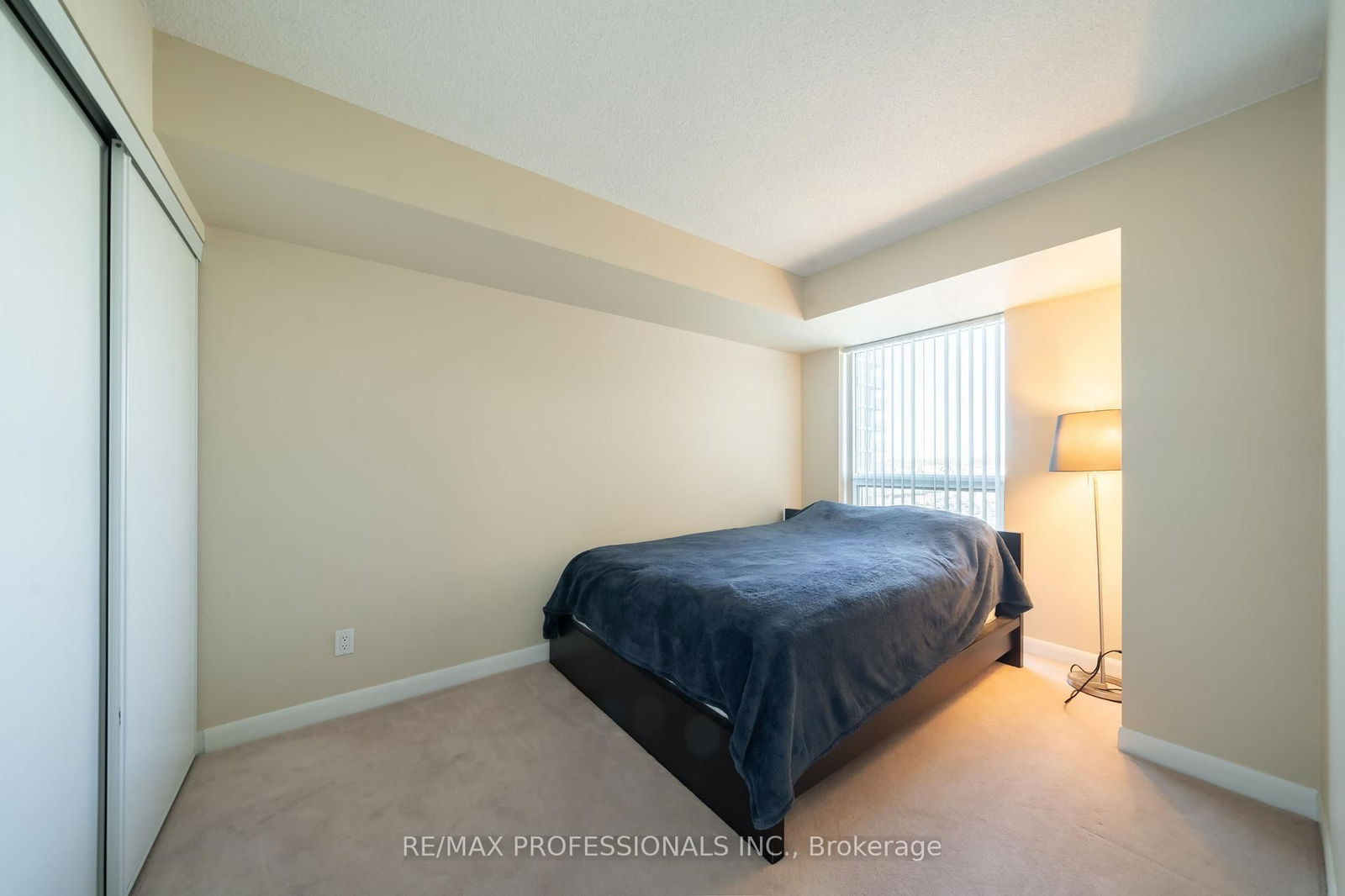 225 Sherway Gdns, unit 803 for rent