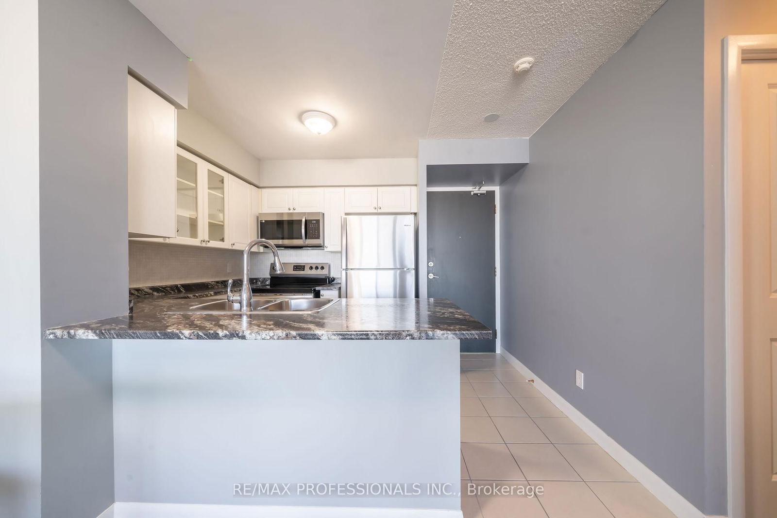 225 Sherway Gdns, unit 803 for rent