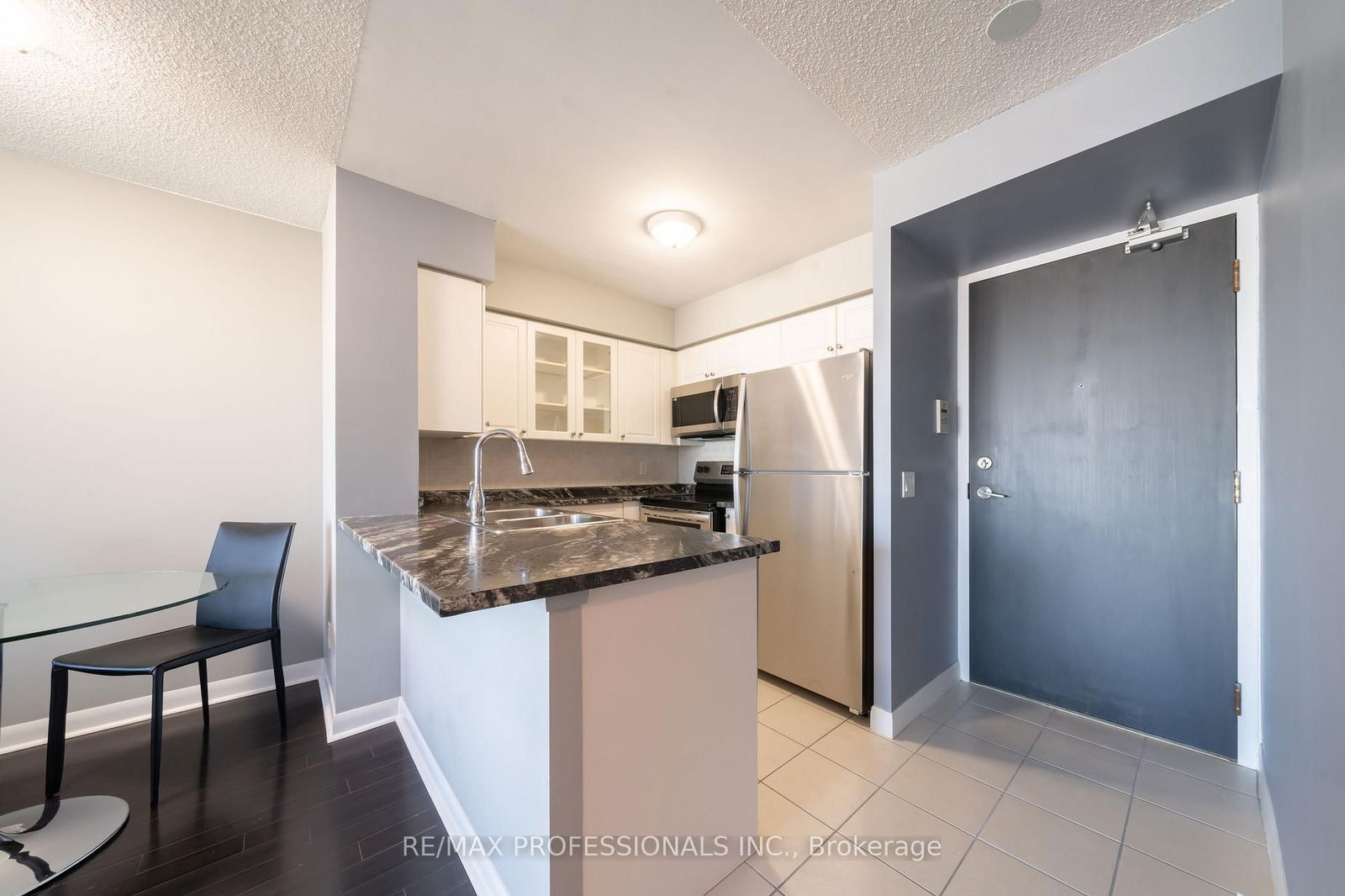 225 Sherway Gdns, unit 803 for rent