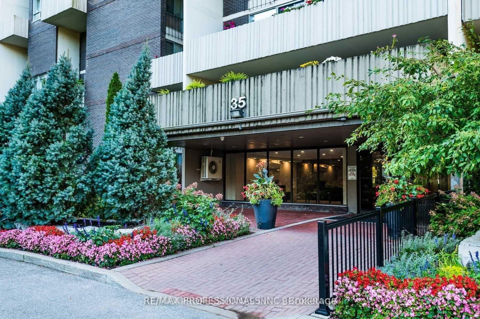 35 Ormskirk Condos, West End, Toronto