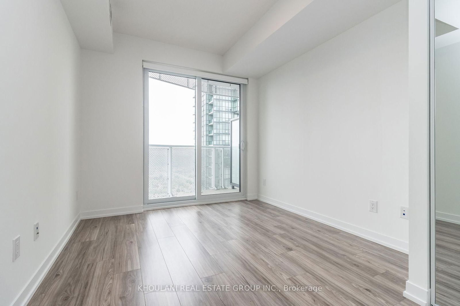 4065 Confederation Pkwy, unit 3910 for rent