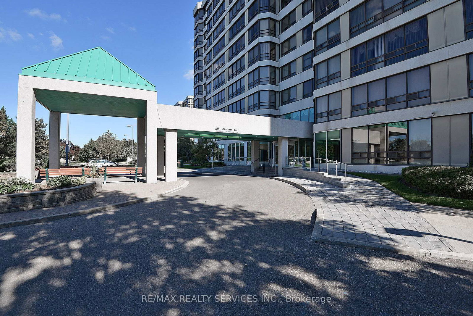 330 Mill St S, unit 402 for sale