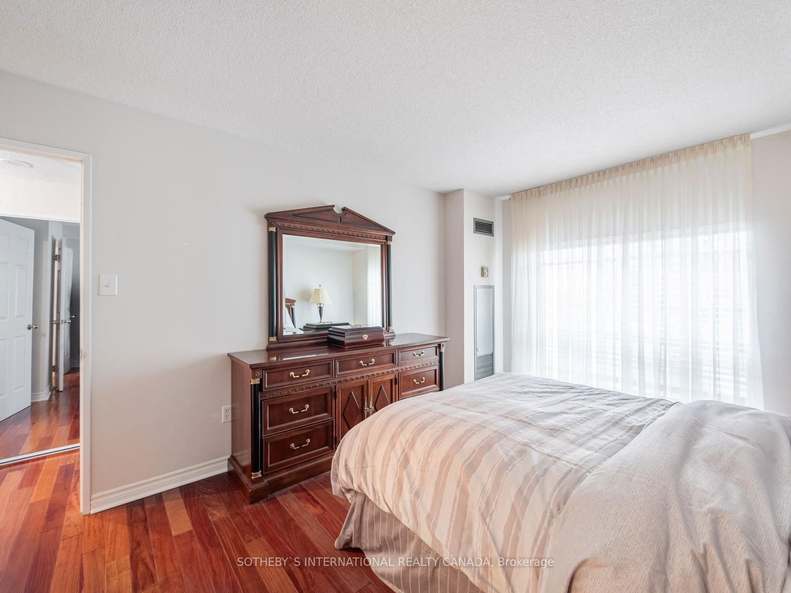 101 Subway Cres, unit 311 for sale